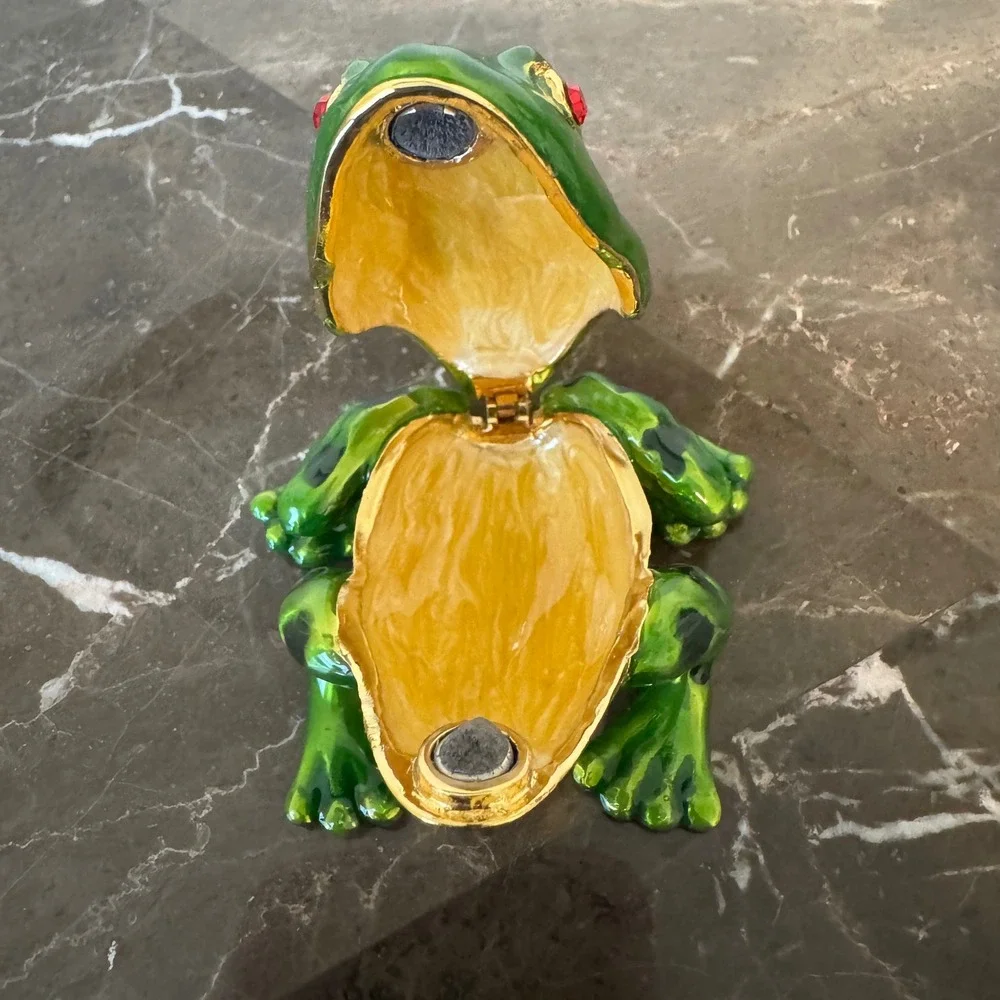 Green Enameled Frog Trinket Box Rhinestone Jeweled Hinged Figurine Magnetic Case